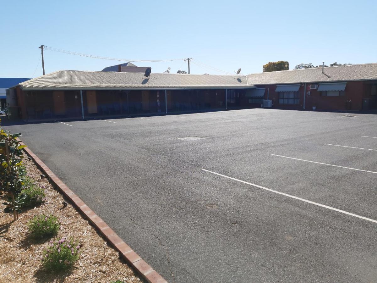 Country Mile Motor Inn Forbes Luaran gambar