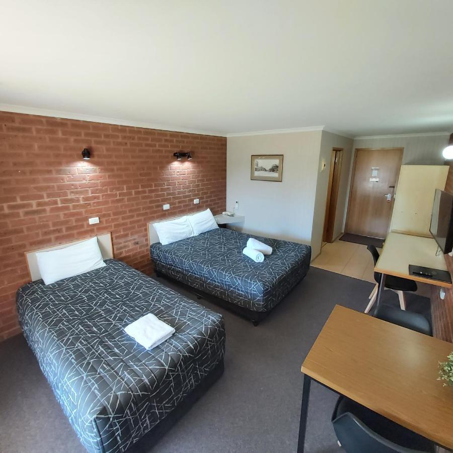 Country Mile Motor Inn Forbes Luaran gambar