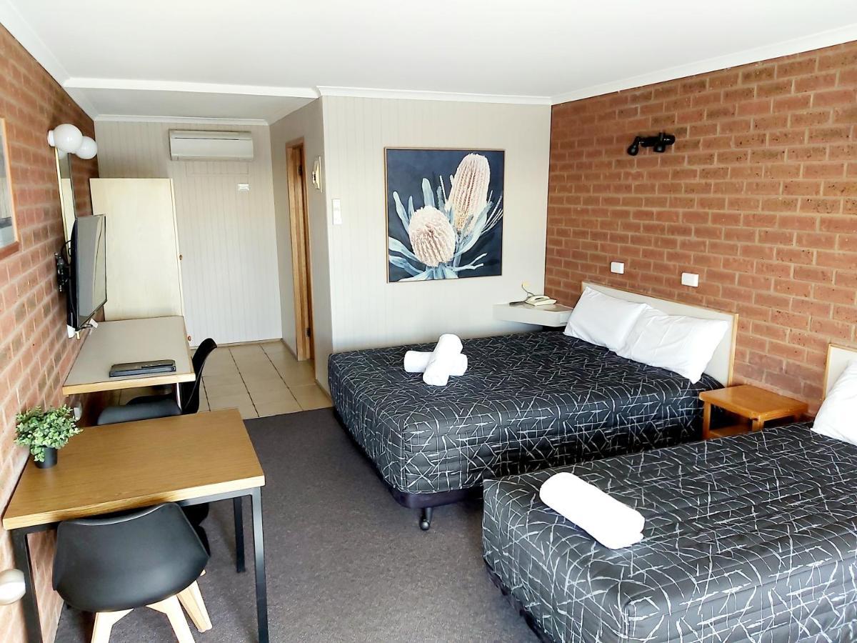 Country Mile Motor Inn Forbes Luaran gambar