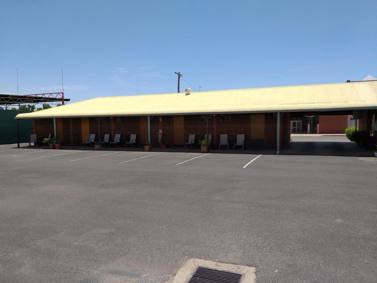 Country Mile Motor Inn Forbes Luaran gambar
